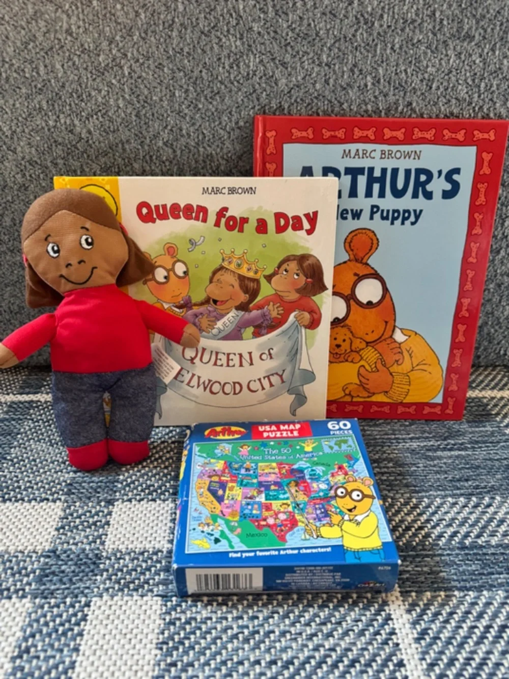 ARTHUR BUNDLE | Vintage Books + Francine Plush + USA Map Puzzle